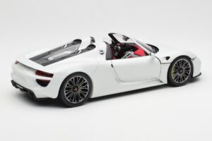 Porsche 918 Spyder Fehér Minichamps 1:18 110062436 Fém – 3. kép a 8-ből