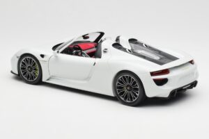 Porsche 918 Spyder Fehér Minichamps 1:18 110062436 Fém – 7. kép a 8-ből