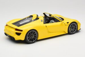 Porsche 918 Spyder Sárga Minichamps 1:18 110062434 Fém – 3. kép a 8-ből