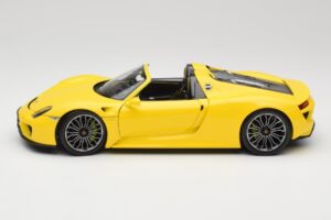 Porsche 918 Spyder Sárga Minichamps 1:18 110062434 Fém – 4. kép a 8-ből