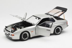 Porsche 924 Carrera GT Diamond Ezüst AUTOart 1:18 78002 Fém – 2. kép a 8-ből