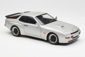 Porsche 924 Carrera GT Diamond Ezüst AUTOart 1:18 78002 Fém – 6. kép a 8-ből