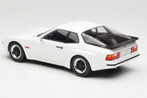 Porsche 924 Carrera GT Fehér MCG 1:18 MCG18197 Fém – 5. kép a 6-ből