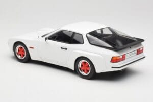 Porsche 924 Carrera GT Fehér & Piros Felnik MCG 1:18 MCG18303 Fém – 5. kép a 6-ből