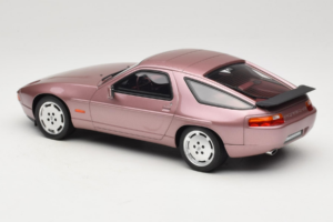 Porsche 928 S Cassis Red Metallic GT Spirit 1:18 GT524 Gyanta – 5. kép a 6-ből