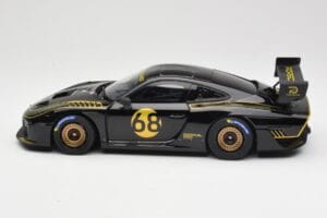 Porsche 935/19 Fekete Arany Csíkokkal Minichamps 1:18 155067568 Fém – 3. kép a 6-ből