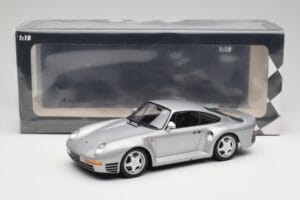 Porsche 959 Ezüst Metál Minichamps 1:18 155066201 Fém – 6. kép a 6-ből