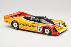 Porsche 962C Group C #17 D. Bell / H-J. Stuck / K. Ludwig 24 Hours of Le Mans 1988 Universal Hobbies 1:18 4704 Fém – 6. kép a 8-ből