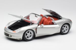 Porsche Boxster 986 Ezüst Maisto 1:18 37800-M3 Fém – 2. kép a 8-ből