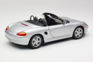 Porsche Boxster 986 Kabrió Arctic Ezüst Metál UT Models 1:18 27852 Fém – 3. kép a 8-ből