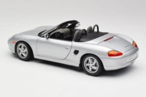 Porsche Boxster 986 Kabrió Arctic Ezüst Metál UT Models 1:18 27852 Fém – 7. kép a 8-ből