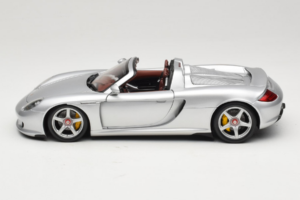 Porsche Carrera GT Silver Metallic Minichamps 1:18 WAP02103014 Fém – 4. kép a 8-ből