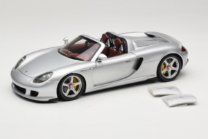 Porsche Carrera GT Silver Metallic Minichamps 1:18 WAP02103014 Fém