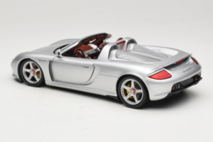 Porsche Carrera GT Silver Metallic Minichamps 1:18 WAP02103014 Fém – 7. kép a 8-ből