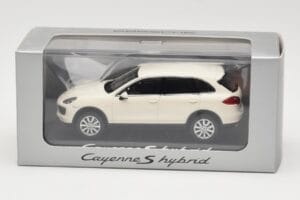 Porsche Cayenne 958 S Hybrid Fehér Minichamps 1:43 WAP0200040B Fém – 4. kép a 4-ből