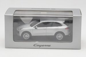 Porsche Cayenne 958 Ezüst Minichamps 1:43 WAP0200020E Fém – 4. kép a 4-ből