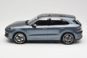 Porsche Cayenne 958 Turbo S Blue Metallic Minichamps 1:18 155066071 Fém – 3. kép a 6-ből