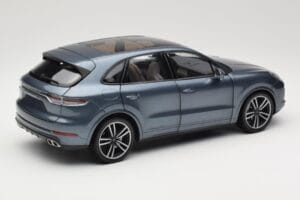 Porsche Cayenne 958 Turbo S Blue Metallic Minichamps 1:18 110066070 Fém – 3. kép a 8-ből