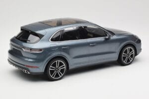 Porsche Cayenne 958 Turbo S Blue Metallic Minichamps 1:18 155066071 Fém – 2. kép a 6-ből