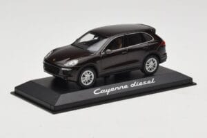 Porsche Cayenne 958 Diesel Acajou Brown Minichamps 1:43 WAP0200030E Fém – 2. kép a 4-ből