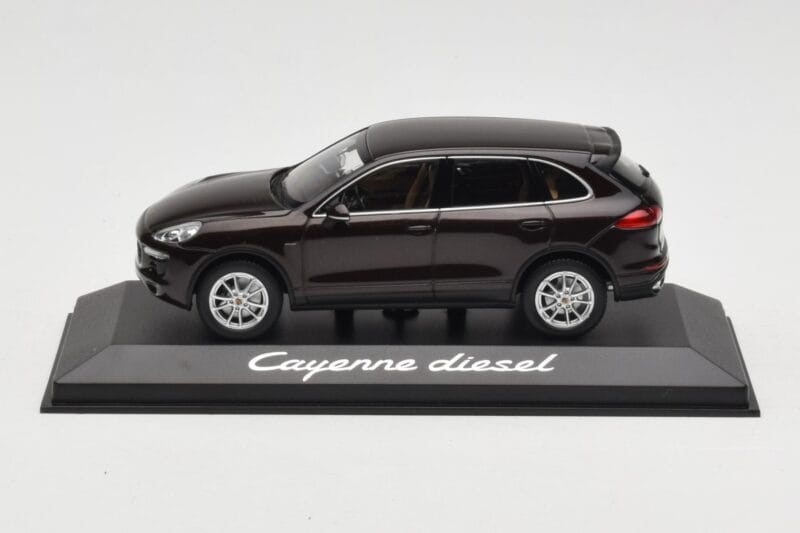 Porsche Cayenne 958 Diesel Acajou Brown Minichamps 1:43 WAP0200030E Fém