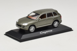 Porsche Cayenne Grey Metallic Minichamps 1:43 WAP02061317 Fém – 2. kép a 4-ből