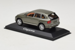 Porsche Cayenne Grey Metallic Minichamps 1:43 WAP02061317 Fém – 3. kép a 4-ből