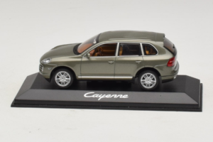 Porsche Cayenne Grey Metallic Minichamps 1:43 WAP02061317 Fém