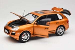 Porsche Cayenne GTS Lava Orange Norev 1:18 187535 Fém – 2. kép a 8-ből