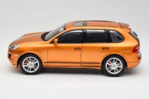 Porsche Cayenne GTS Lava Orange Norev 1:18 187535 Fém – 4. kép a 8-ből