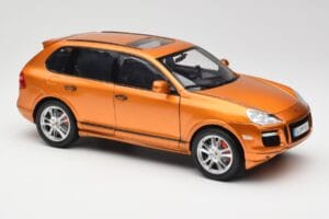 Porsche Cayenne GTS Lava Orange Norev 1:18 187535 Fém – 6. kép a 8-ből