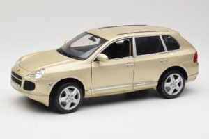 Porsche Cayenne S 955 Bézs Maisto 1:18 WAPC2100213 Fém