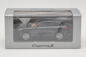 Porsche Cayenne 958 S Blue Metallic Minichamps 1:43 WAP0200060E Fém – 4. kép a 4-ből
