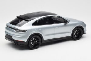 Porsche Cayenne E3 S Coupe Dolo Ezüst Norev 1:18 WAP0213220K Fém – 2. kép a 6-ből