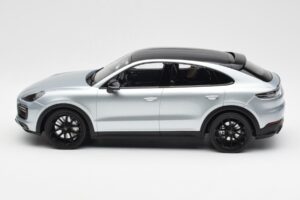 Porsche Cayenne E3 S Coupe Dolo Ezüst Norev 1:18 WAP0213220K Fém – 3. kép a 6-ből