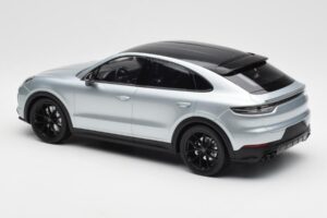 Porsche Cayenne E3 S Coupe Dolo Ezüst Norev 1:18 WAP0213220K Fém – 5. kép a 6-ből