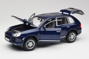 Porsche Cayenne S 9PA Dark Sea Kék Metál Maisto 1:18 31635 Fém – 2. kép a 8-ből
