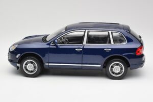 Porsche Cayenne S 9PA Dark Sea Kék Metál Maisto 1:18 31635 Fém – 4. kép a 8-ből