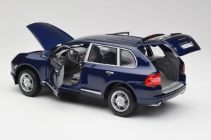 Porsche Cayenne S 9PA Dark Sea Kék Metál Maisto 1:18 31635 Fém – 5. kép a 8-ből