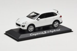 Porsche Cayenne 958 S e-Hybrid Fehér Minichamps 1:43 WAP0200040E Fém – 2. kép a 4-ből