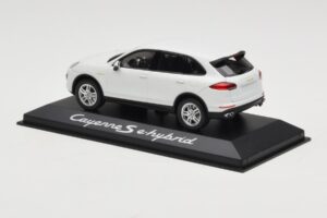 Porsche Cayenne 958 S e-Hybrid Fehér Minichamps 1:43 WAP0200040E Fém – 3. kép a 4-ből