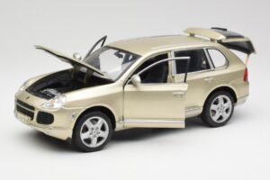 Porsche Cayenne Turbo 955 Bézs Maisto 1:18 WAP02100113 Fém – 2. kép a 8-ből