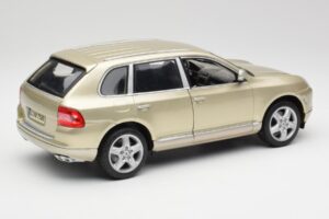 Porsche Cayenne Turbo 955 Bézs Maisto 1:18 WAP02100113 Fém – 3. kép a 8-ből