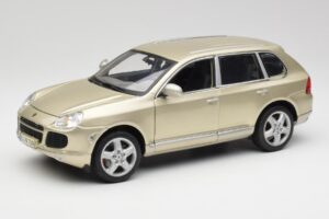 Porsche Cayenne Turbo 955 Bézs Maisto 1:18 WAP02100113 Fém