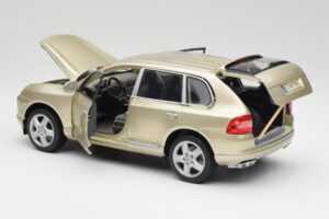 Porsche Cayenne Turbo 955 Bézs Maisto 1:18 WAP02100113 Fém – 5. kép a 8-ből