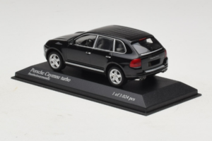 Porsche Cayenne 955 Turbo Black Metallic Minichamps 1:43 400061080 Fém – 3. kép a 5-ből