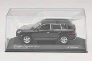 Porsche Cayenne 955 Turbo Black Metallic Minichamps 1:43 400061080 Fém – 4. kép a 5-ből