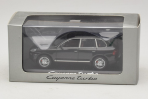Porsche Cayenne Turbo Dark Green Metallic Minichamps 1:43 WAP02061117 Fém – 5. kép a 5-ből