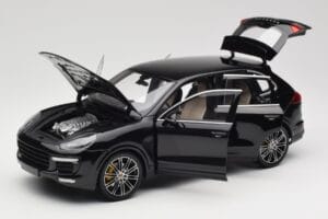 Porsche Cayenne Turbo S 958 Black Metallic Minichamps 1:18 110064000 Fém – 2. kép a 8-ből