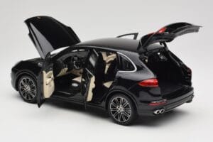 Porsche Cayenne Turbo S 958 Black Metallic Minichamps 1:18 110064000 Fém – 5. kép a 8-ből